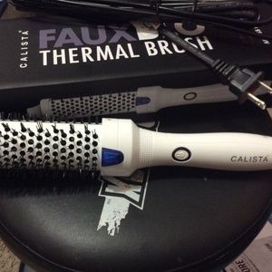 Calista airless blowout brush